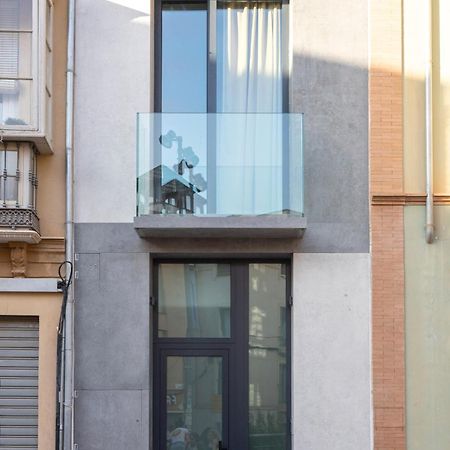 Magnificent Renovated 2Bd 2Bth Duplex With Backyard - City Centre مالقة المظهر الخارجي الصورة