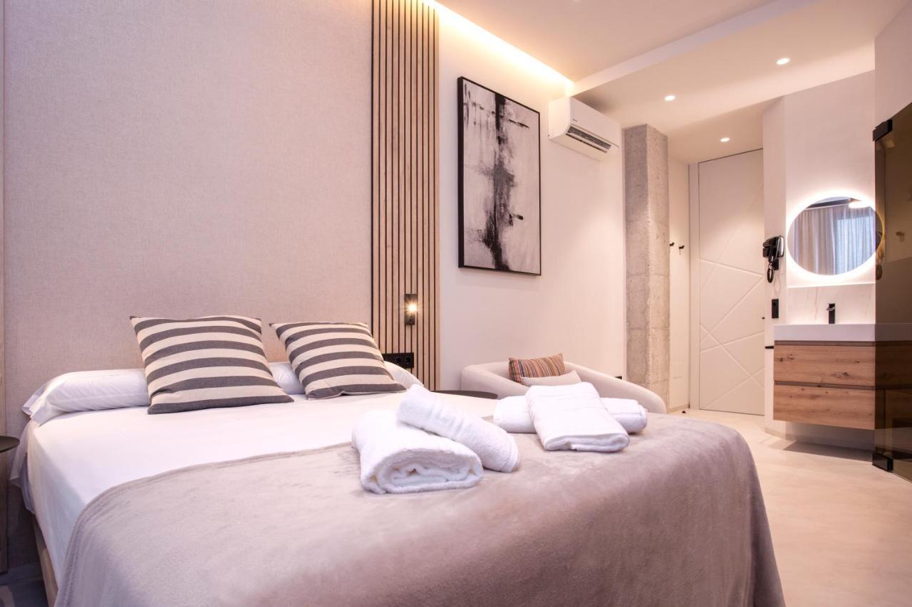 Magnificent Renovated 2Bd 2Bth Duplex With Backyard - City Centre مالقة المظهر الخارجي الصورة