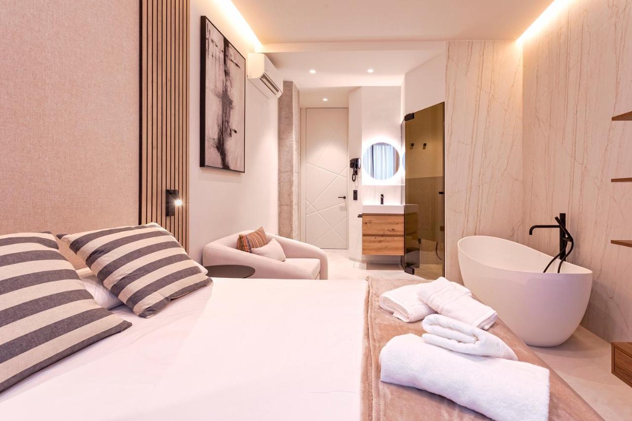 Magnificent Renovated 2Bd 2Bth Duplex With Backyard - City Centre مالقة المظهر الخارجي الصورة