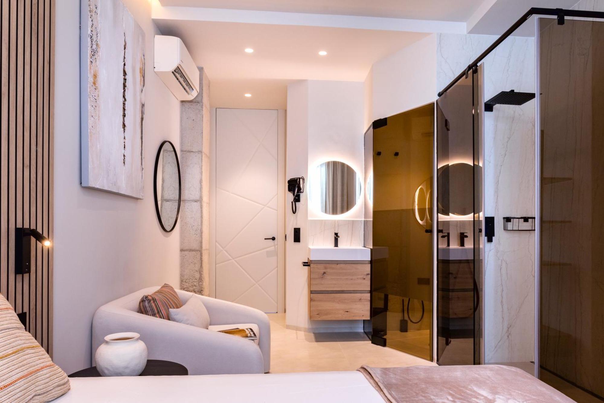Magnificent Renovated 2Bd 2Bth Duplex With Backyard - City Centre مالقة المظهر الخارجي الصورة